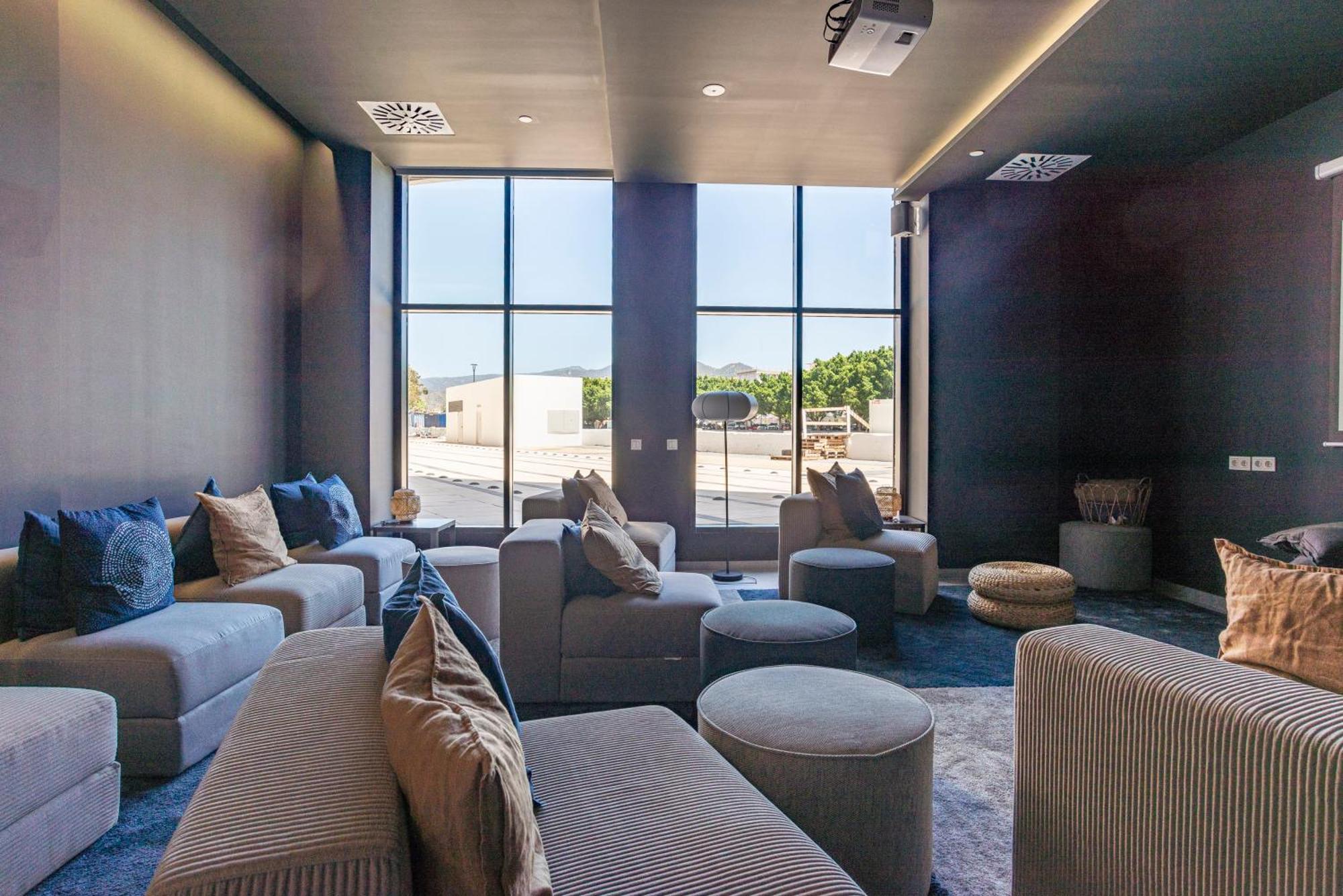 Skyline Vi Pool & Coworking By Ele Málaga