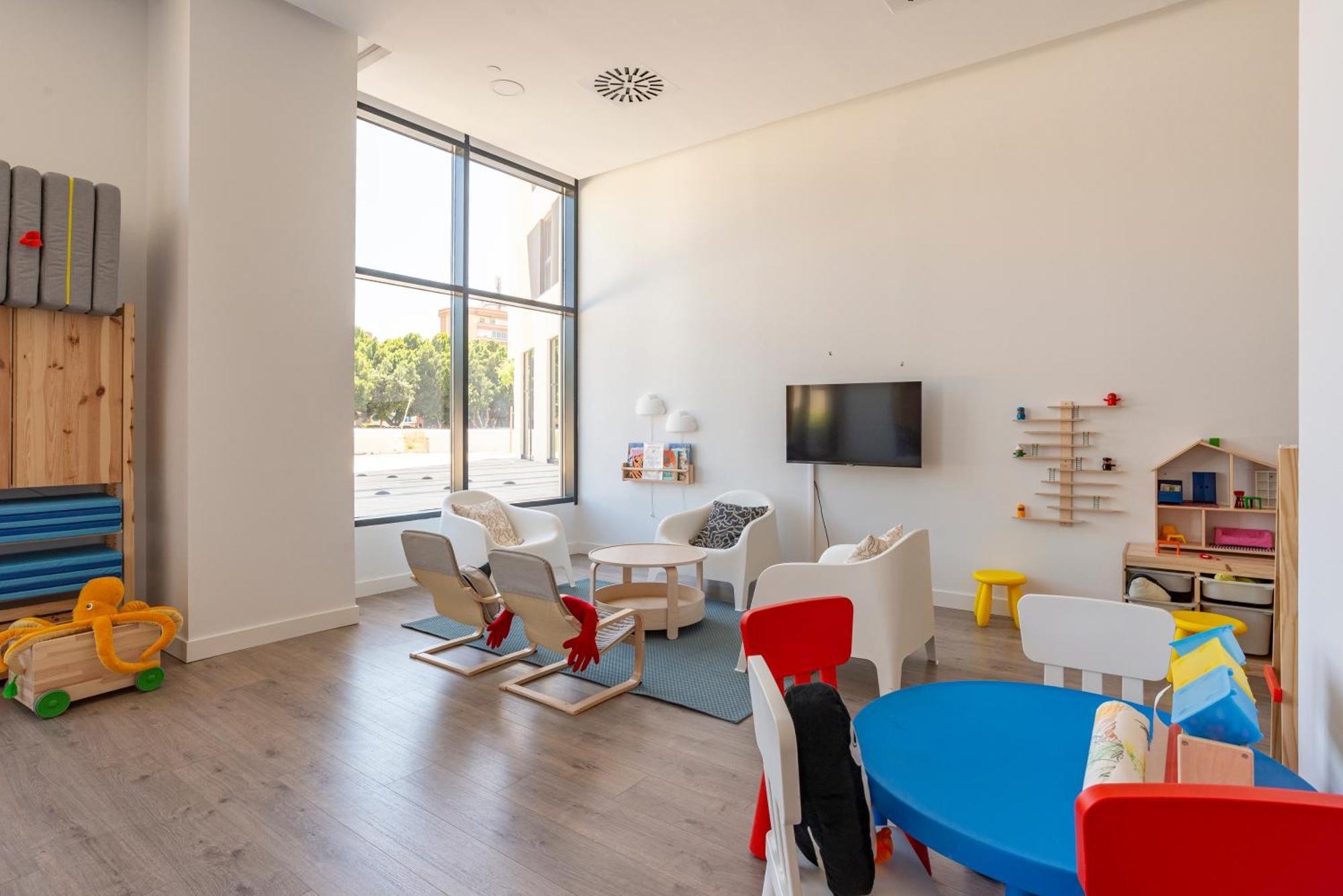 Skyline Vi Pool & Coworking By Ele Apartment