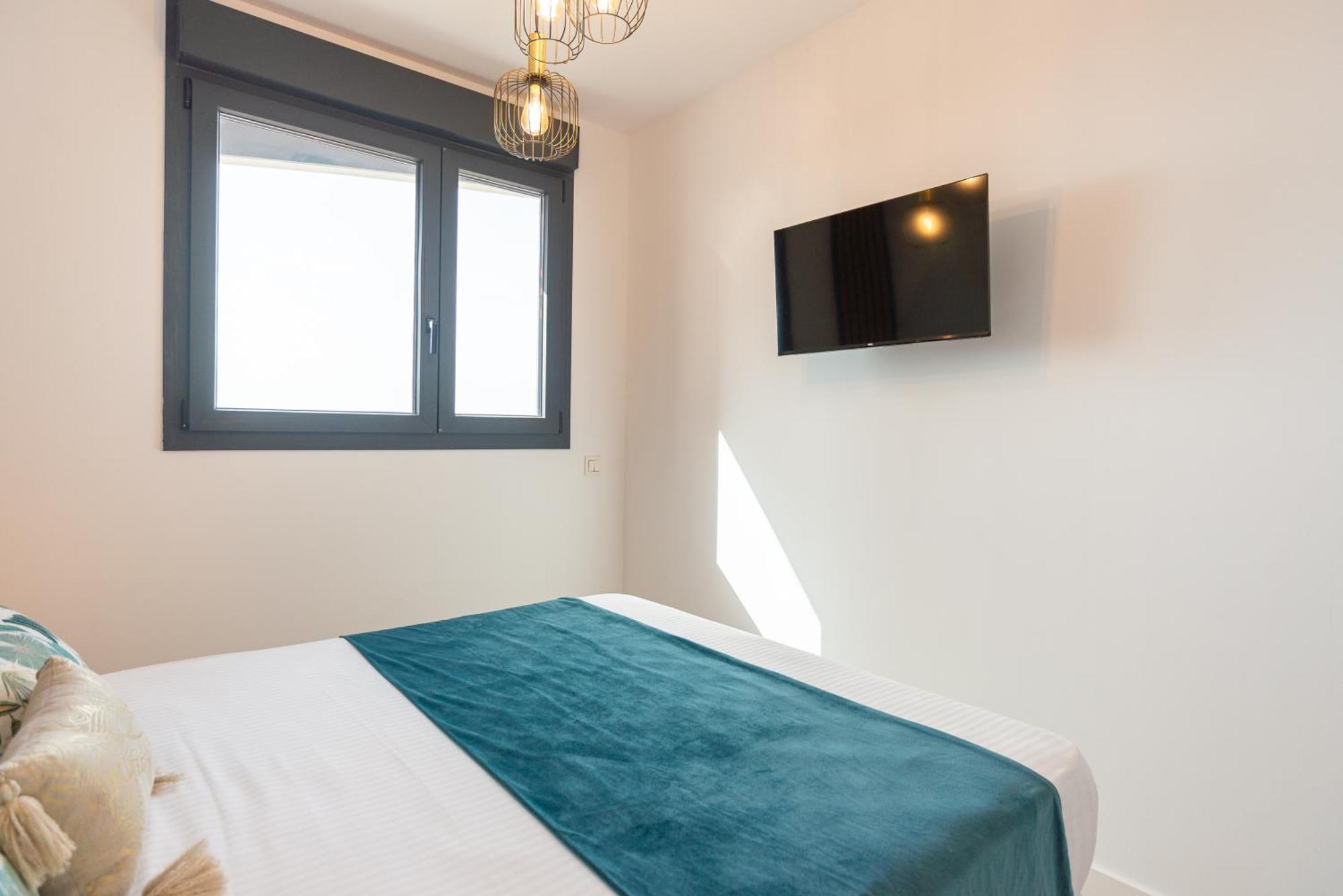Skyline Vi Pool & Coworking By Ele Apartment